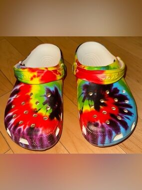 CROCS Classic Clog - Tie-Dye Rainbow